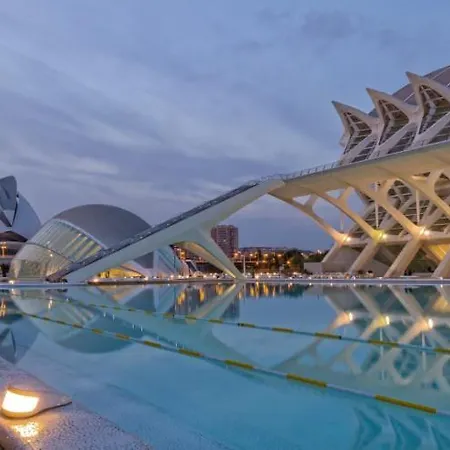 Precioso Junto A Ruzafa En Edificio Tipico Valenciano Valence